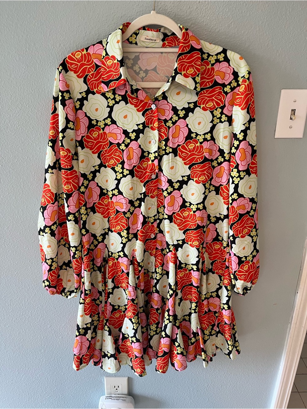 SundayUp 70s Inspired Floral Button-Front Long Sleeve Dress in Black, Red & Pink